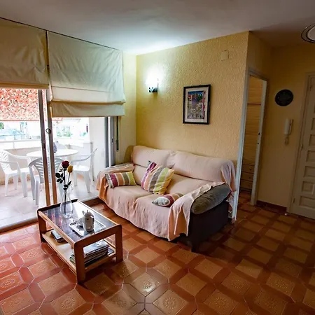 With 3 Apartment Creixell